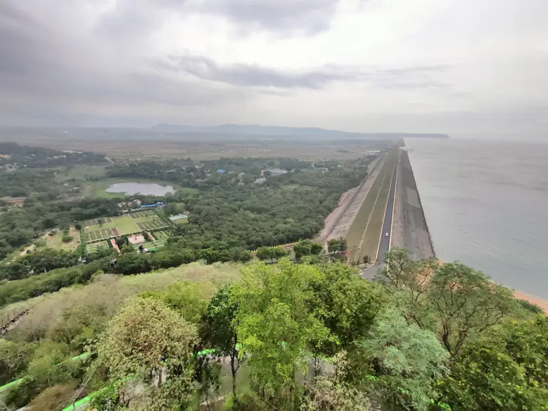 Puri to Hirakud Dam Cab